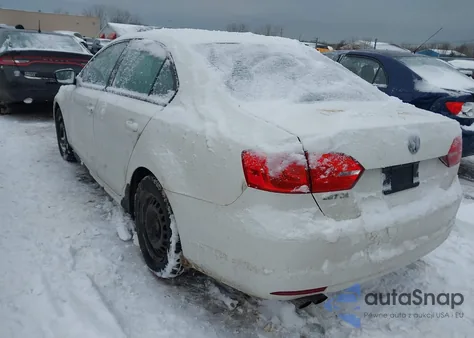 2011 Volkswagen Jetta 2.0L S z USA, uszkodzony, nr VIN 3VW1K7AJ2BM043718